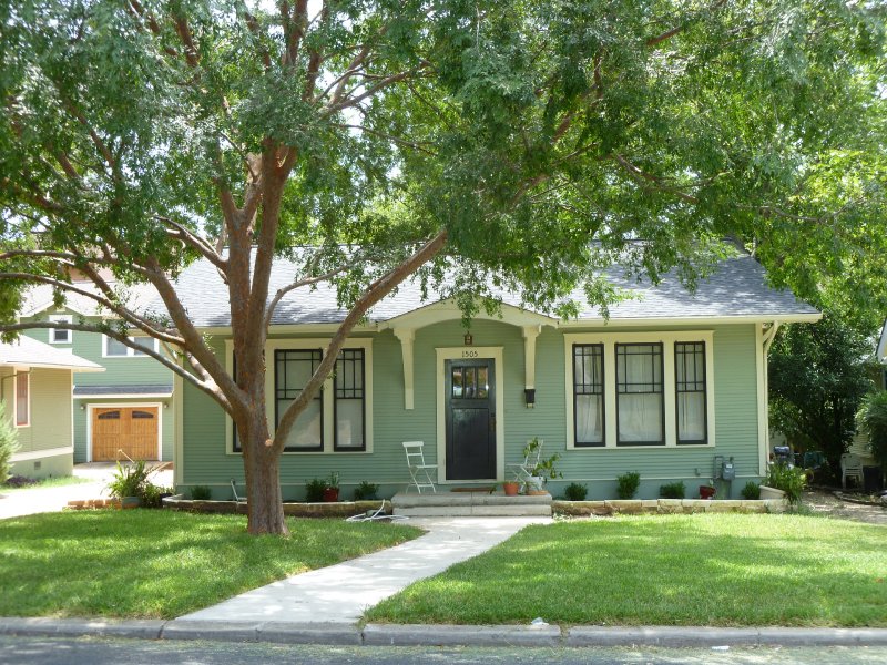 Mathews elementary school homes for sale