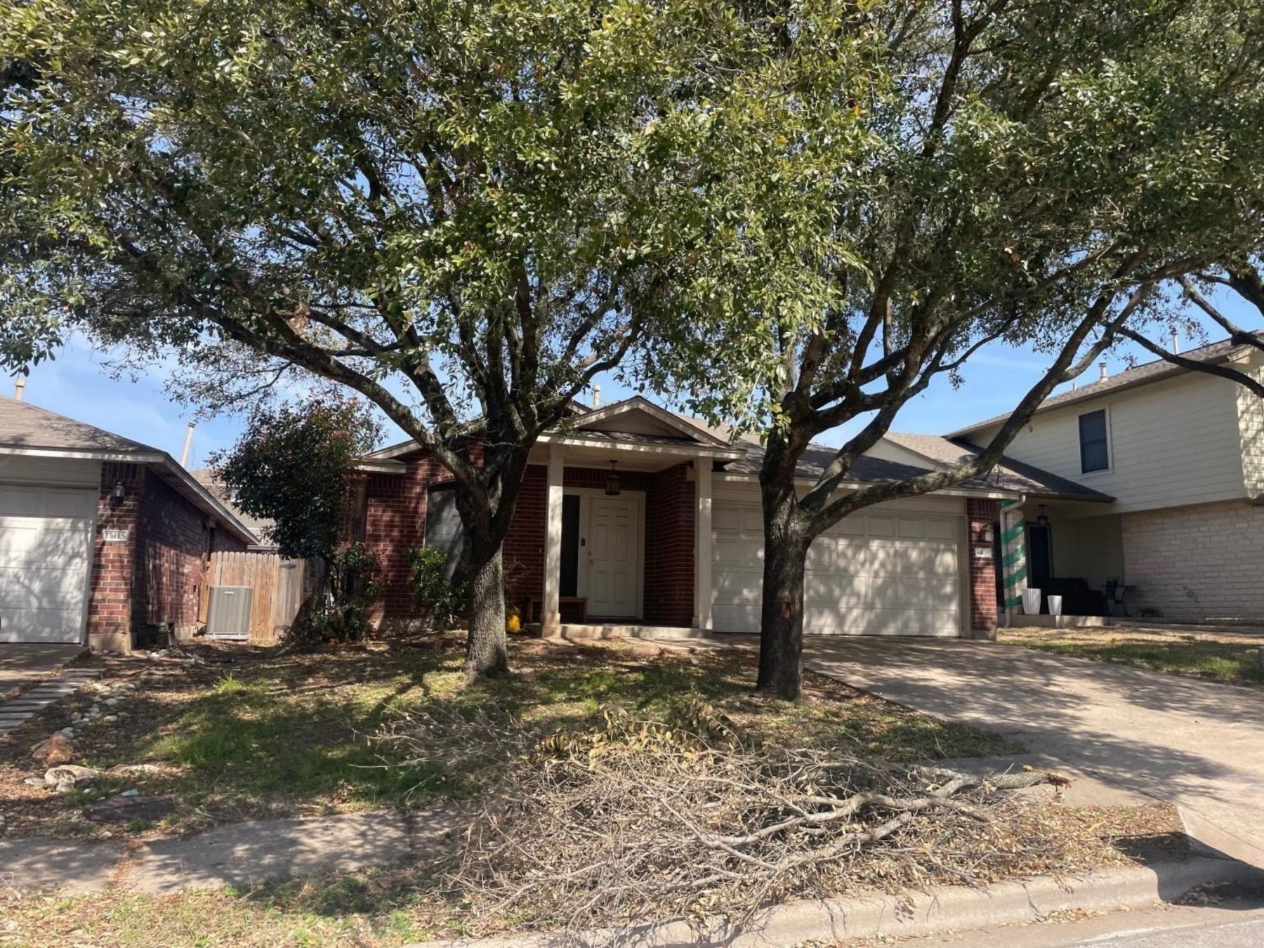 Sarahs creek red brick one story home in 78660 pflugerville tx